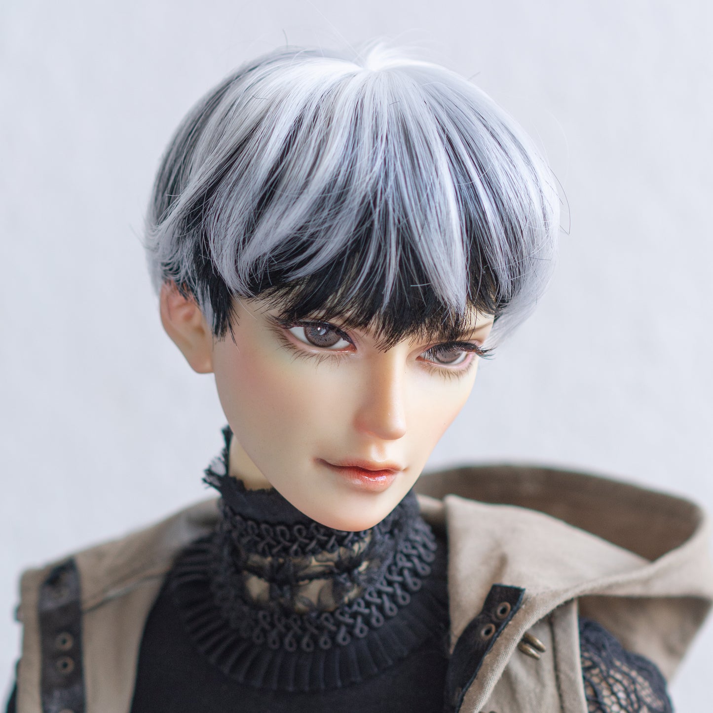 Totti Cut - White X Black